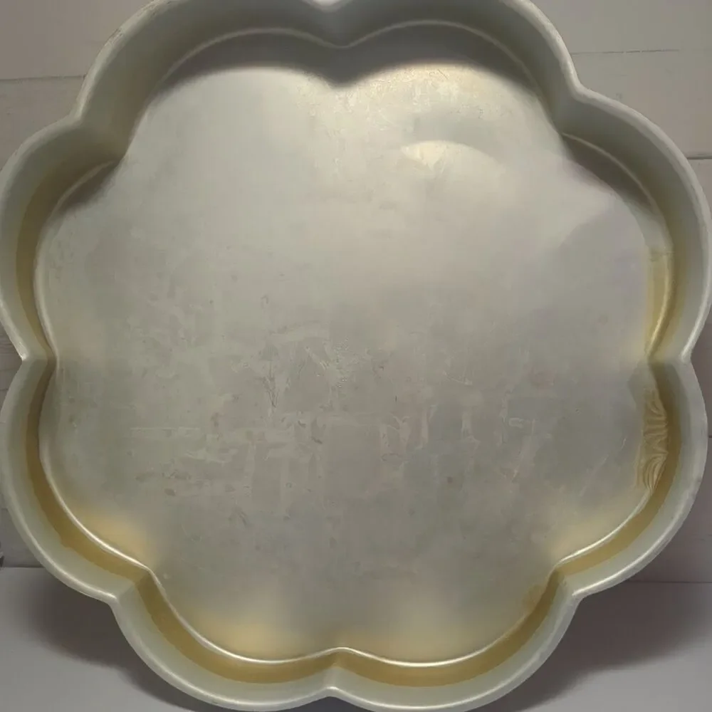 Vintage Wilton Cake Pans 3pc Tiered Set Scalloped Flower Cake Pans 502-2138
